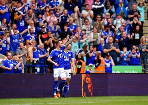 Leicester 4 .